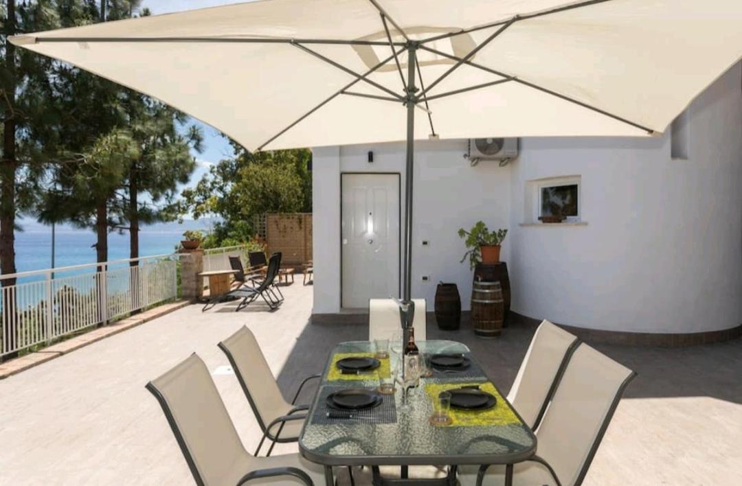 Villa'S Apartment On The Beach, Swimming Pool A/C Palermo Dış mekan fotoğraf